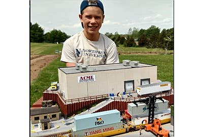 NMRBO 2021 Youth Winner, N Scale Rust Buckets, and a Penn Station Platform