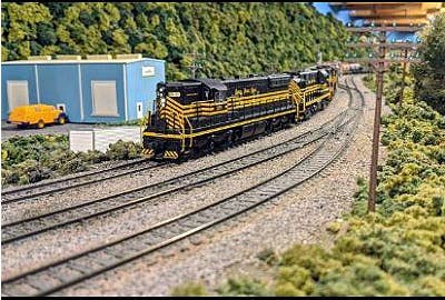 Nickel Plate Diesels, Grungy Gondolas, and More Super Scenes