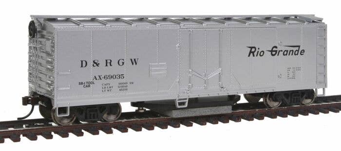 Walthers - 40' Plug-Door Track Cleaning Boxcar - Ready to Run
