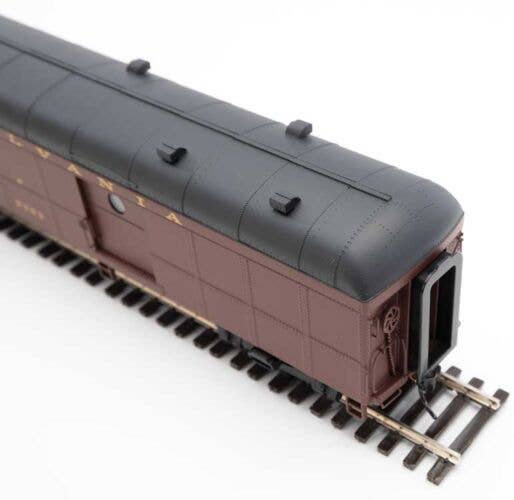 Walthers - 60' Pennsylvania Class B60b Baggage Car w/Standard Doors -  Pennsylvania Railroad #9353 (2/54-9/62 Scheme, Tuscan, black, Messenger  Star - 920-17250