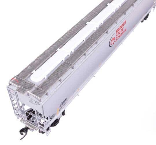 Walthers - 67' Trinity 6351 4-Bay Covered Hopper - Ready to Run