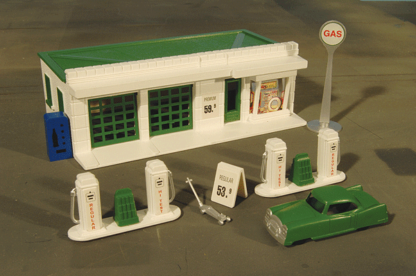 Bachmann - Plasticville Built-Up Building - Gas Station - 160-45013