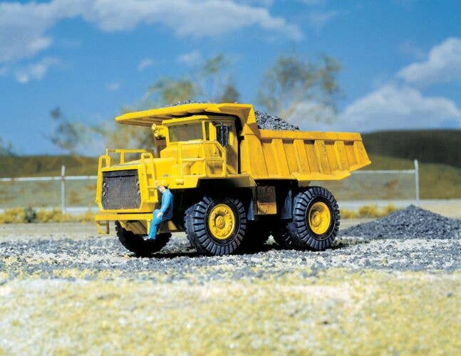 Walthers Terex HeavyDuty OffRoad Dump Truck Kit 94911000