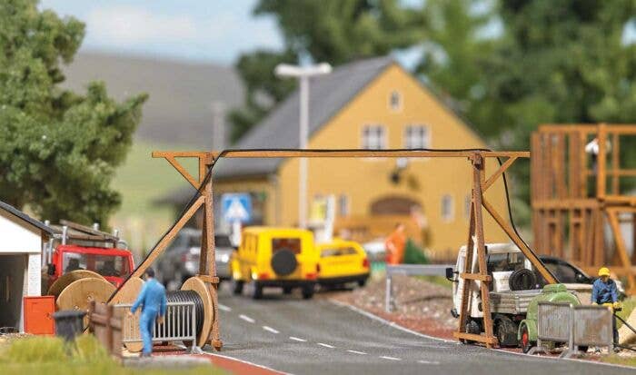 Busch - Wooden Construction Site Cable Bridge with Reels and Power