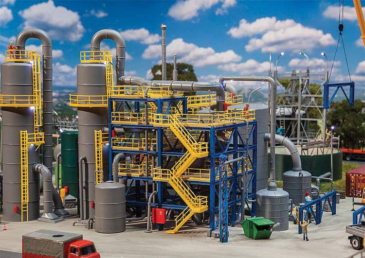 Faller - Chemical Plant - Kit - 12-3/16 x 11-7/16 x 9-1/16