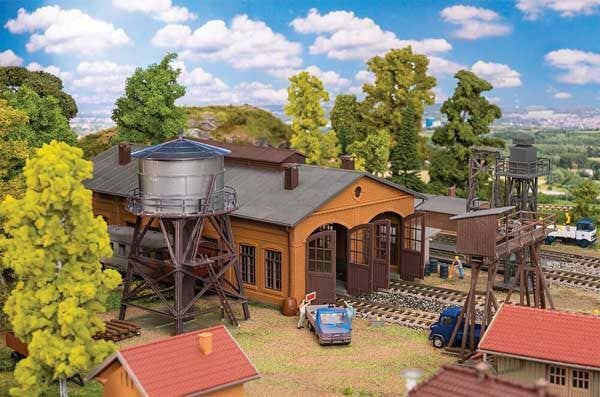 engine_house_train_yard_struct