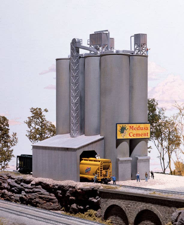 Walthers - Medusa Cement Company - Kit - 5-3/8 x 4-1/2 x 8-1/4