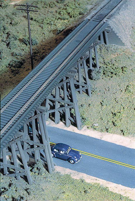 Trestle w/Deck Girder Bridge -- Kit - 15-1/2 x 4 x 4"  38.7 x 10 x 10cm